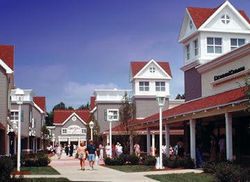 Clinton Premium Outlets