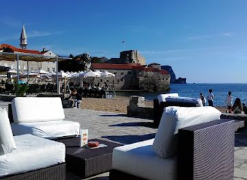 montenegro/bar-riviera/shop/tq-plaza