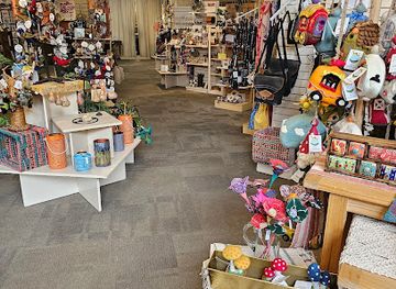 north-carolina/asheville/shop/ten-thousand-villages-in-asheville