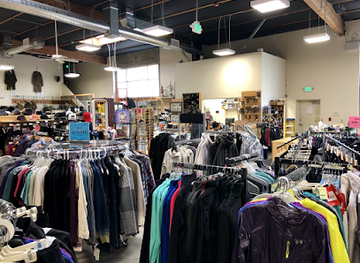 california/redwood-city/shop/redwood-trading-post