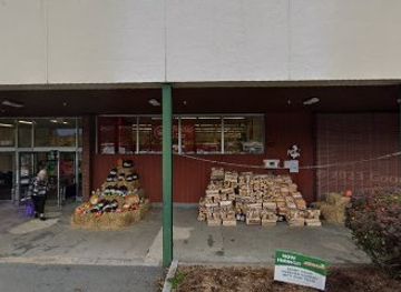 vermont/mount-ascutney-state-park/shop/tina-s-hallmark-shop