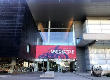 australia/brisbane/south-bank/shop/qagoma-store