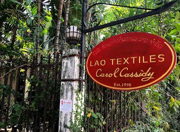 laos/vang-vieng-karst-landscape/shop/carol-cassidy-lao-textiles