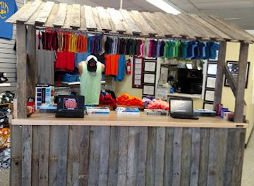 alabama/cherokee-rock-village/shop/model-tees