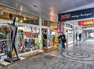 new-zealand/auckland/shop/vixen-vintage-boutique