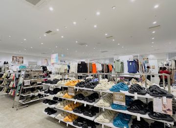 japan/dewa/shop/york-town-mito