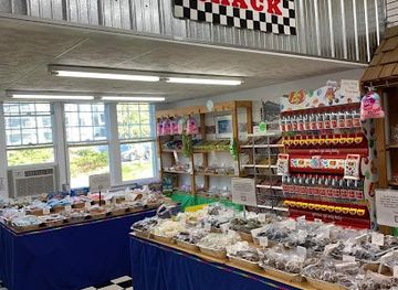 iowa/lake-okoboji/shop/sugar-shack