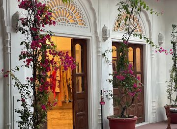 india/jaipur/pink-city/shop/hot-pink