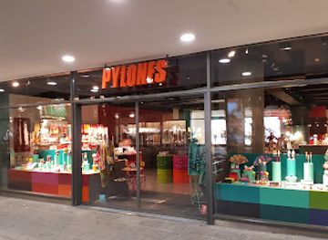 germany/stuttgart/shop/pylones