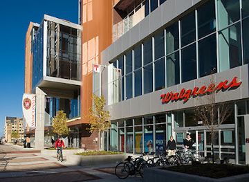 wisconsin/madison/university-of-wisconsin-madison/shop/university-square