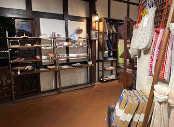 laos/central-laos/shop/her-works-luang-prabang