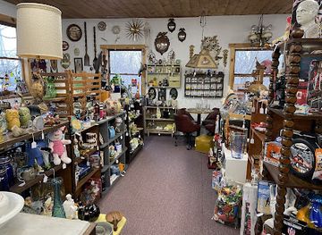 rhode-island/blackstone-valley/shop/old-stone-ml-antiques-treasures