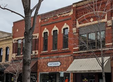 wisconsin/oshkosh/shop/art-haus