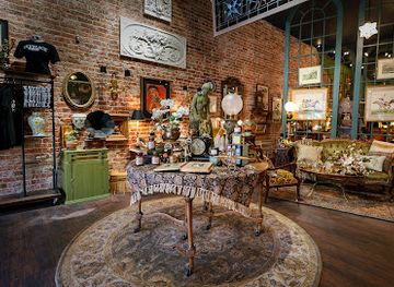 nebraska/lincoln/university-place/shop/piqued-curiosities-antiques-gifts