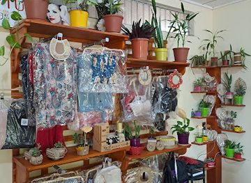 peru/pacaya-samiria-national-reserve/shop/artemisa-peru