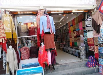 nepal/kathmandu/durbar-square/shop/center-pashmina-house-souvenir-shop