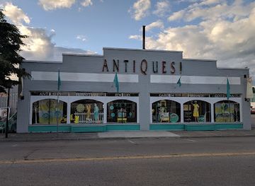 virginia/roanoke-valley/shop/charlotte-s-web-antique-mall