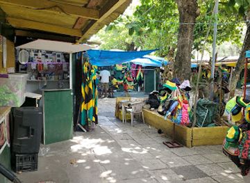 jamaica/south-coast/shop/ocho-rios-craft-market