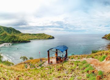 philippines/anawangin-cove/shop/pundaquit-island-tours-anawangin-nagsasa