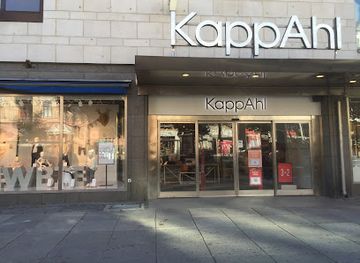 sweden/gothenburg/avenyn/shop/kappahl