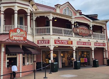 tennessee/dollywood/shop/dollywood-emporium