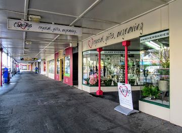 new-zealand/southland/shop/crystal-centre-chantillys