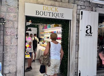 croatia/split/bacvice/shop/duck-boutique-split