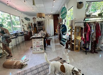 costa-rica/manuel-antonio-national-park/shop/luna-llena-collectiv-art-cafe-boutique