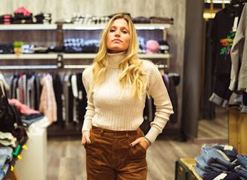 italy/urbino/shop/boxstores