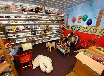 iowa/decorah/shop/what-s-new-antiques