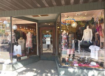 michigan/st-joseph/shop/grins-of-st-joseph