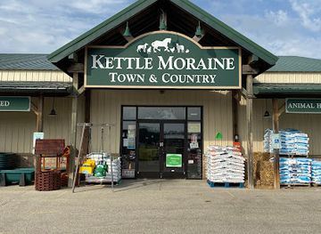 Kettle Moraine Town & Country