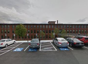 maine/saco/shop/amanda-the-hood-art-apparel