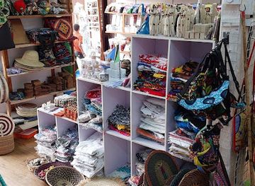 tanzania/stone-town/shop/k-k-curio-shop
