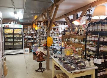 wisconsin/kenosha/shop/rustic-dairyland-antique-mall