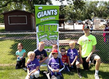 north-dakota/wahpeton/shop/giant-snacks-inc