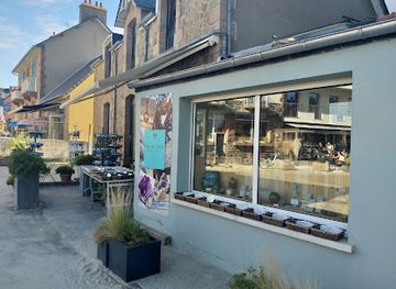 france/côte-de-granit-rose/shop/avec-des-pierres