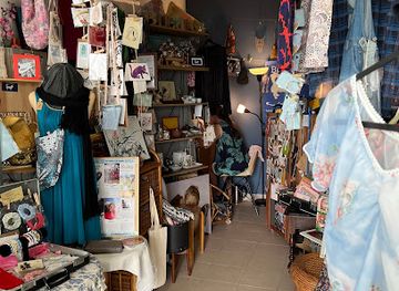 singapore/pulau-ubin/shop/blue-dog