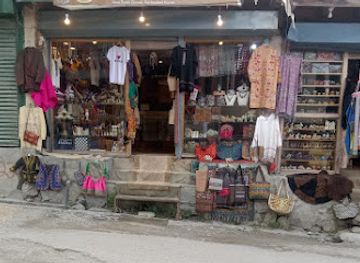 pakistan/northern-areas/shop/hunza-vintage-treasures