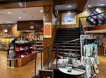 india/western-india/shop/the-bombay-store-p-m-road-fort-mumbai