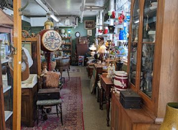 ohio/marietta/shop/riverview-antiques