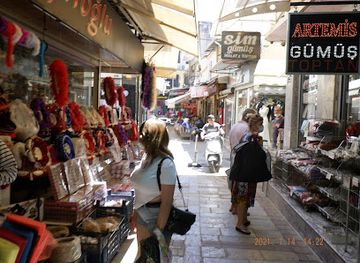 turkiye/izmir/karsiyaka/shop/karsiyaka-bazaar