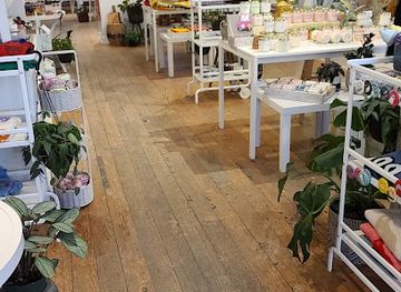 illinois/chicago/shop/raw-edge-wicker-park-modern-artisan-boutique