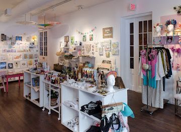 louisiana/lake-borgne/shop/glitter-box-n-o