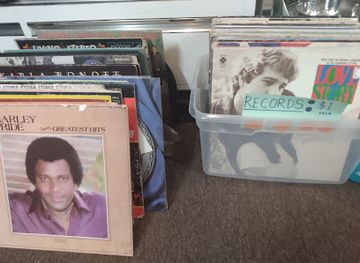 florida/suwannee-river/shop/suwannee-thrift-store