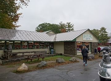 vermont/quechee-gorge/shop/quechee-gorge-gifts-sportswear