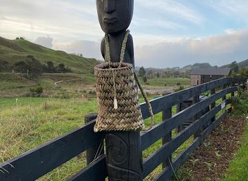 new-zealand/waitomo-caves/shop/the-red-shed-karamaha