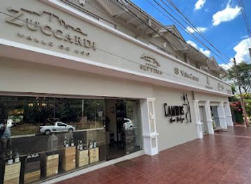 argentina/puerto-iguazu/shop/roads-vinoteca-wine-boutique