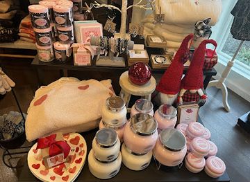 connecticut/the-quiet-corner/shop/the-barn-boutique-gifts
