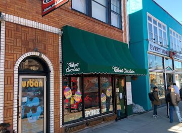new-york/buffalo/elmwood-village/shop/everything-elmwood
